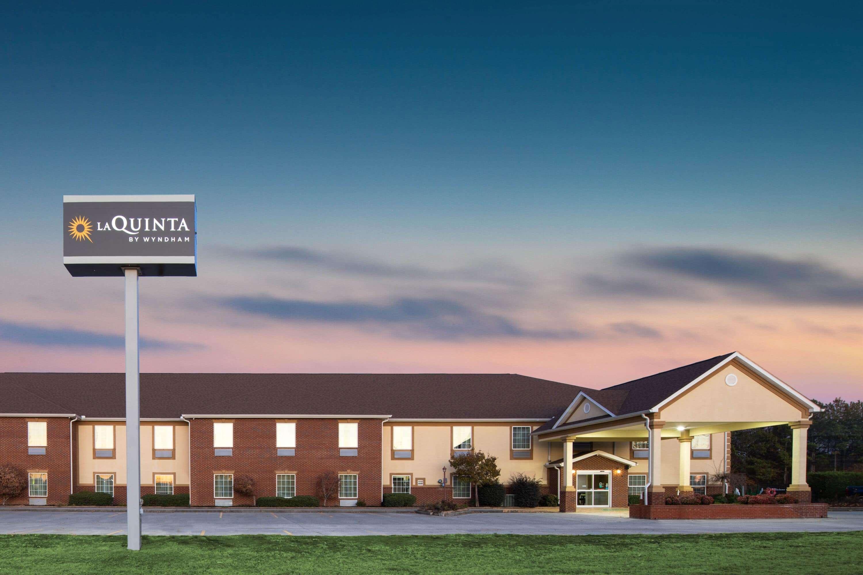 La Quinta Inn By Wyndham Calhoun South I-75 Buitenkant foto