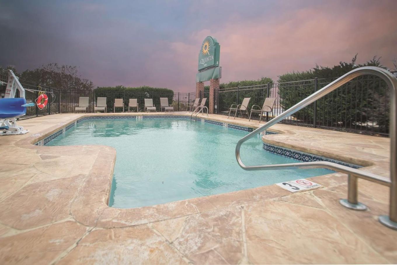 La Quinta Inn By Wyndham Calhoun South I-75 Buitenkant foto