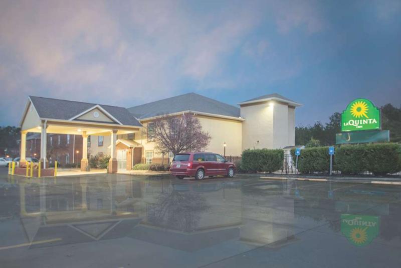 La Quinta Inn By Wyndham Calhoun South I-75 Buitenkant foto