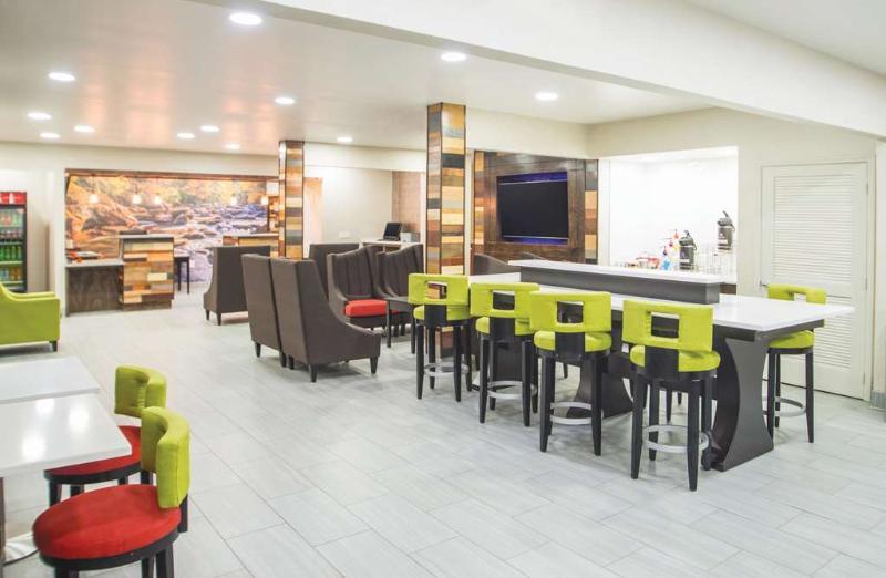 La Quinta Inn By Wyndham Calhoun South I-75 Buitenkant foto